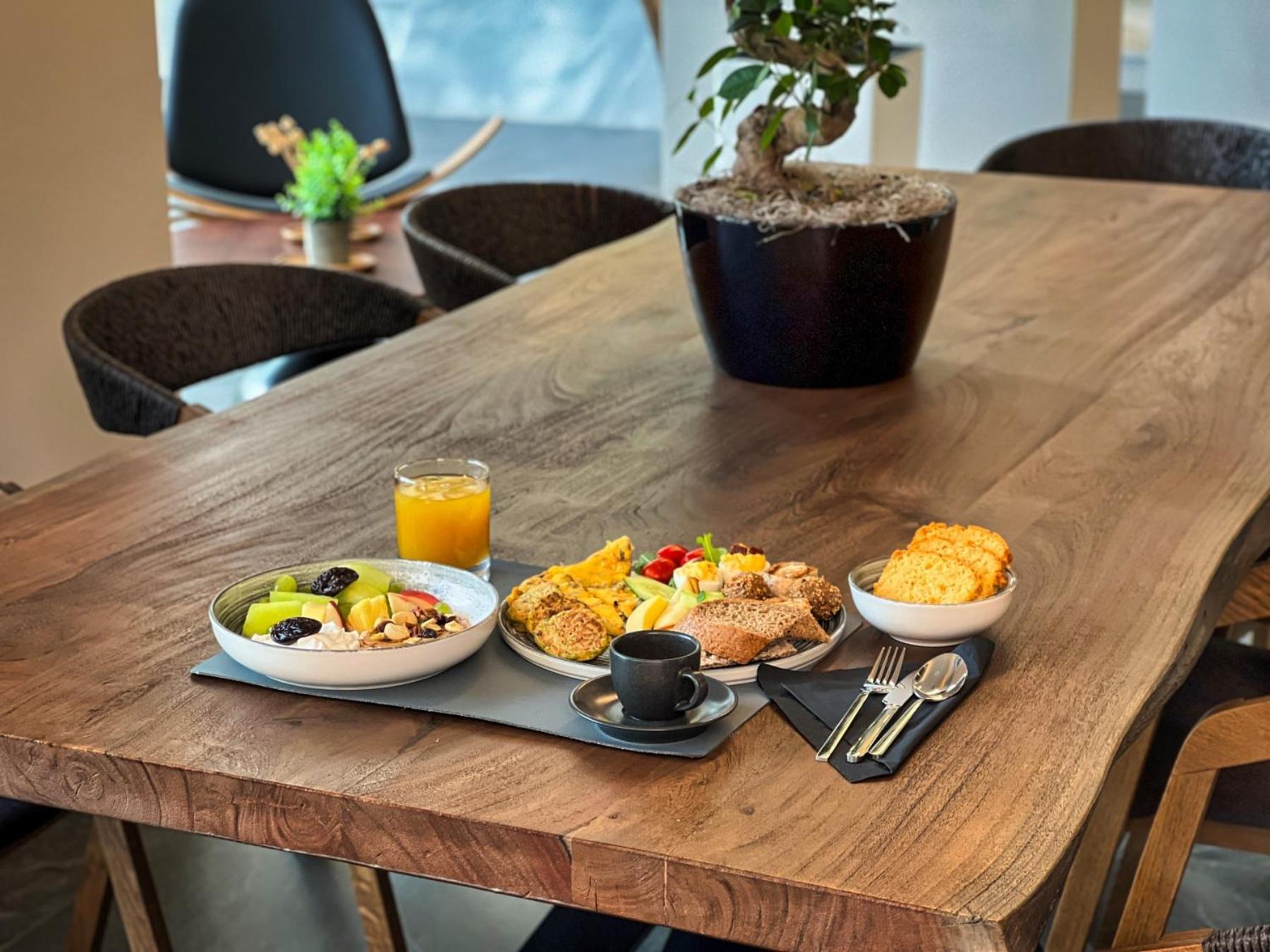 Wellnest Hotel Atina Dış mekan fotoğraf