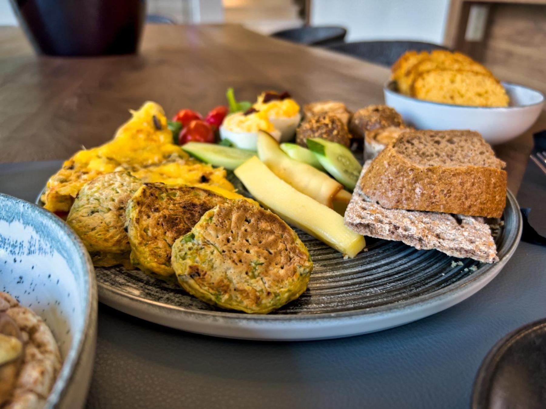 Wellnest Hotel Atina Dış mekan fotoğraf